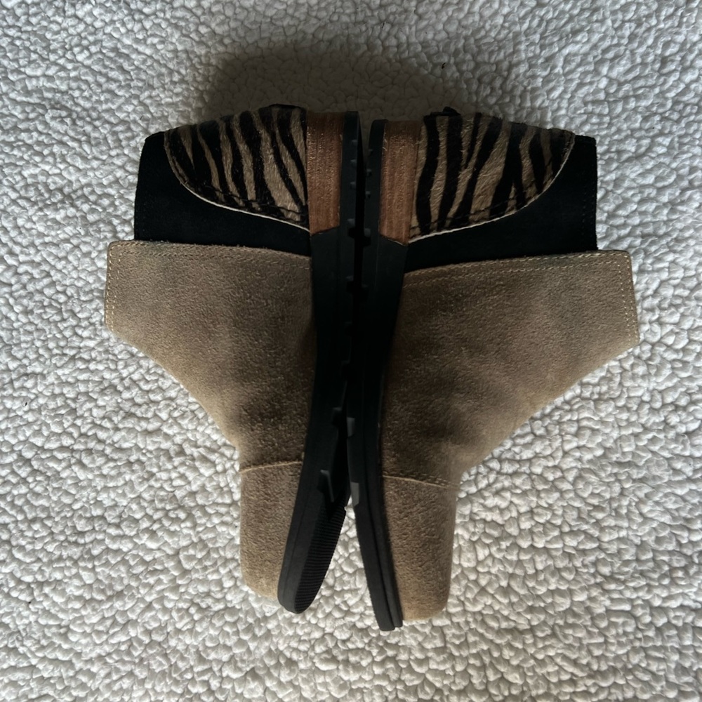 Sorel Booties Suede Zebra Size 8 - image 4